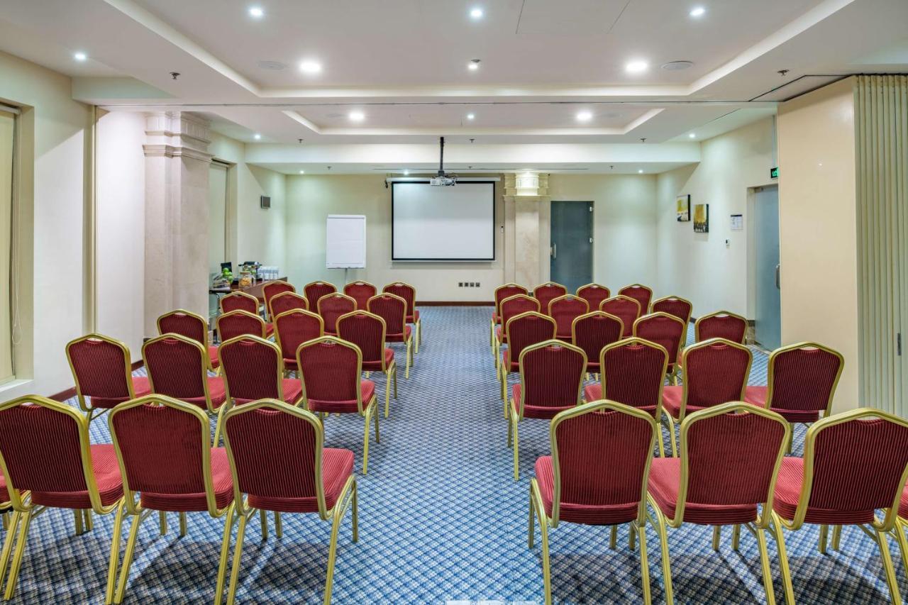 Radisson Blu Hotel, Dhahran Ель-Хубар Екстер'єр фото
