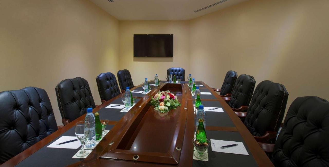 Radisson Blu Hotel, Dhahran Ель-Хубар Екстер'єр фото