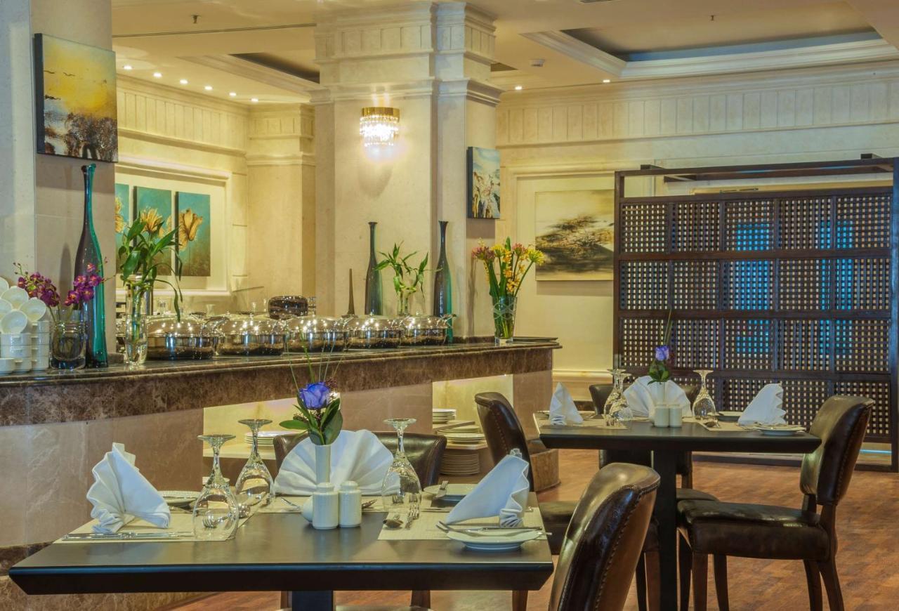 Radisson Blu Hotel, Dhahran Ель-Хубар Екстер'єр фото