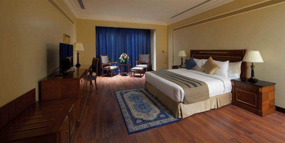 Radisson Blu Hotel, Dhahran Ель-Хубар Екстер'єр фото